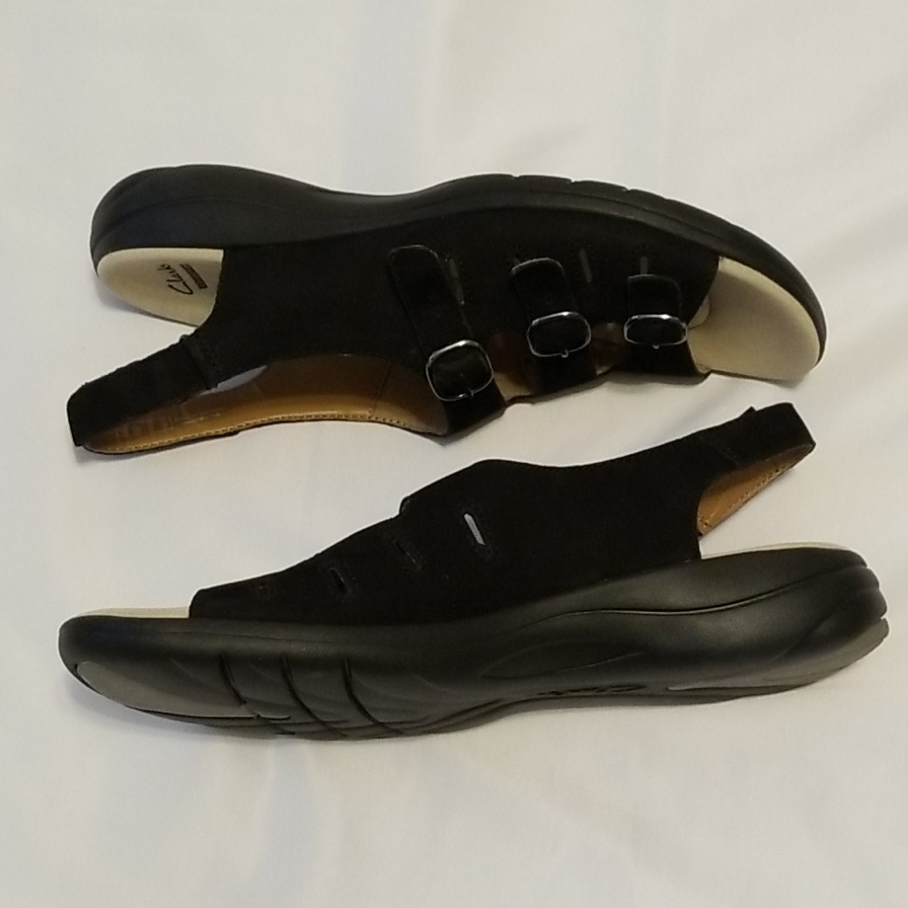 ♥️SOLD♥️Clark's Black 3 Strap Sandal